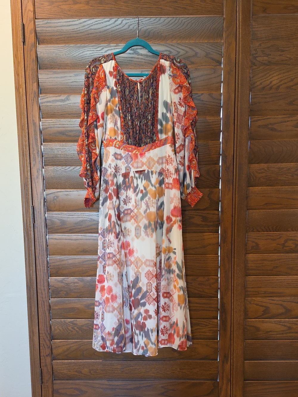 Anthroplogie Pleted Smocked Boho Midi Dress in Cream And Floral